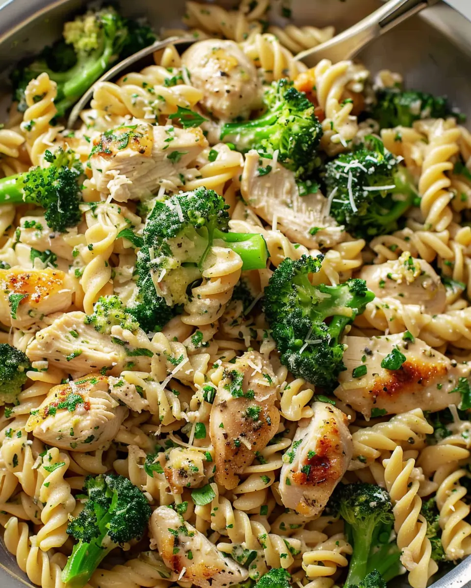 Rotisserie Chicken Broccoli Pasta: A Quick and Easy Comfort Dish