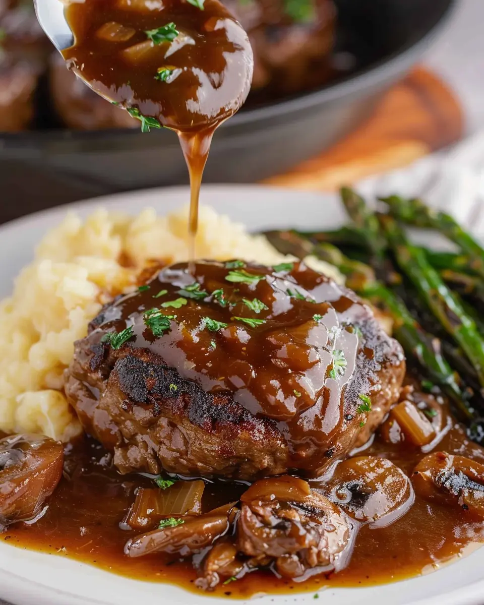 Salisbury Steak Made Easy: A Juicy Twist with Turkey Bacon
